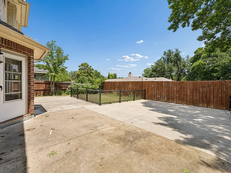 3702 Senada Trl — Photo 11