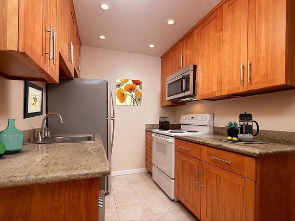 5th image of 415 Piccadilly Pl APT 11
