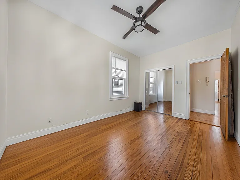 152 W 9th St #1 — Photo 29