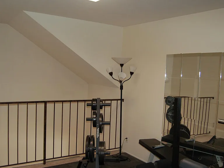 1247 Henderson Ave — Photo 11