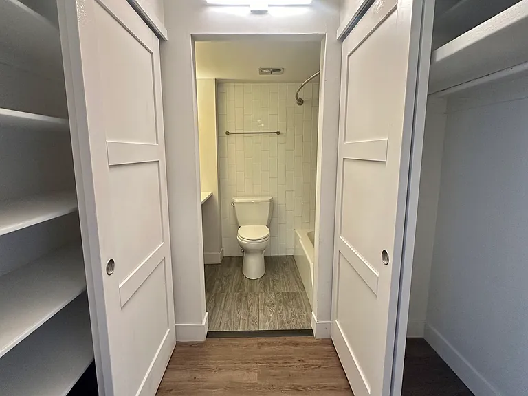 Luxe Tower apartments — Photo 26