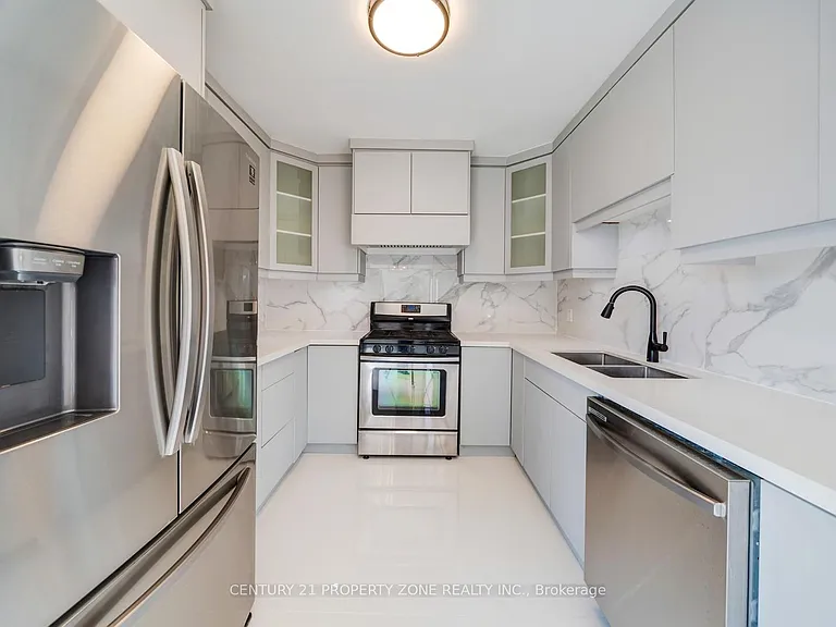 203 Toynbee Trl — Photo 18