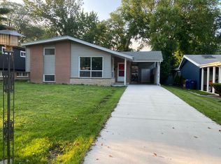 330 Forestway Dr, Northbrook, IL