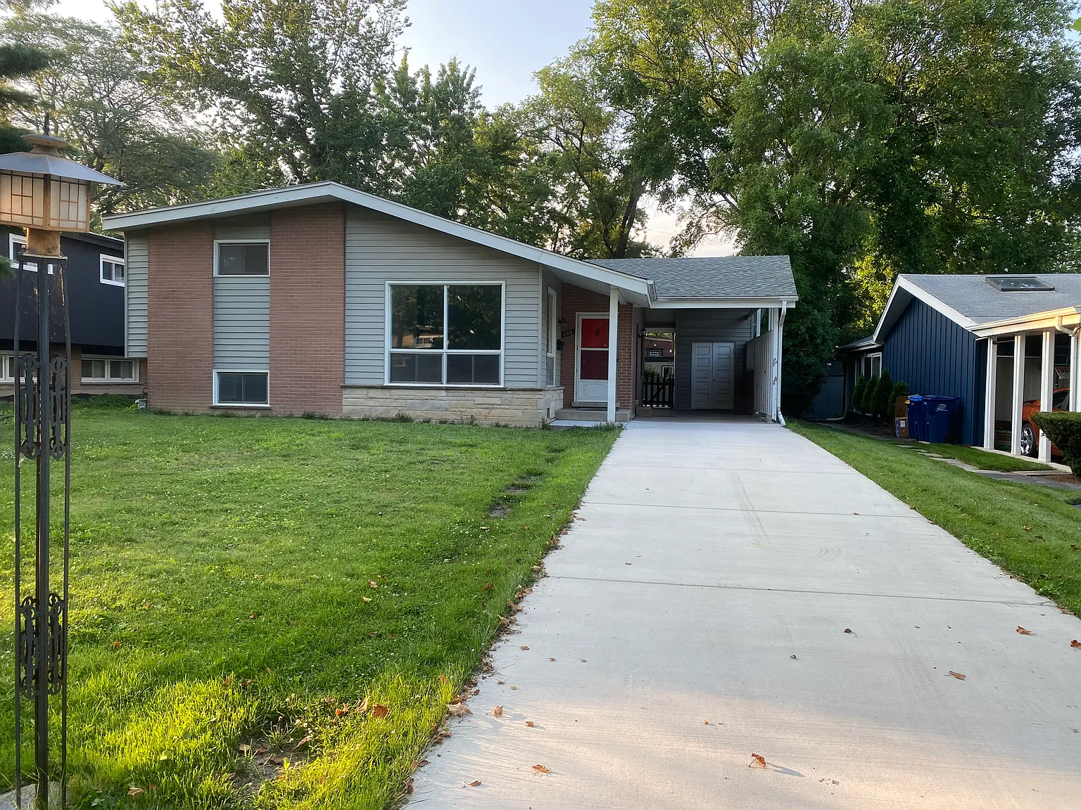 330 Forestway Dr photo 1