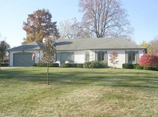 6221 Colebrook Dr, Indianapolis, IN 46220