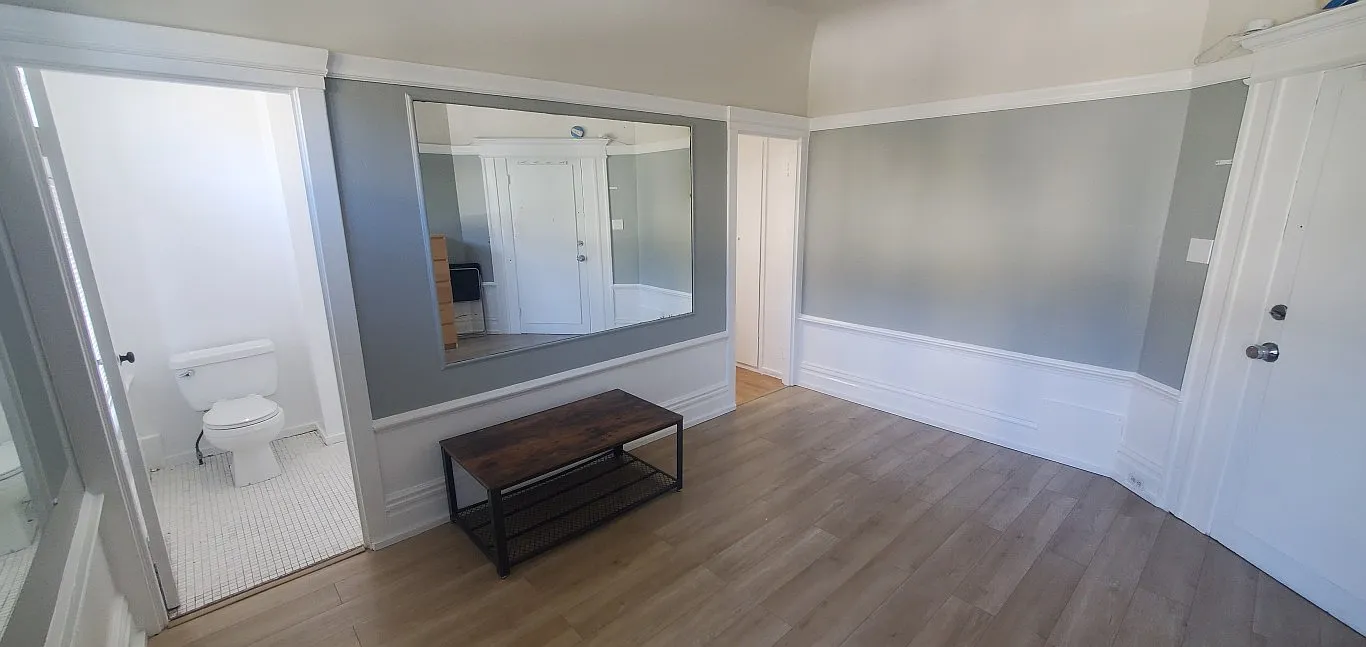 905 Ashbury St — Photo 4