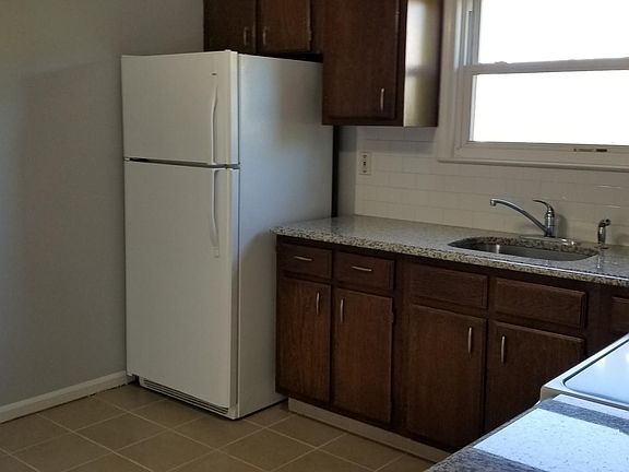 3rd image of 307 Belleville Ave #2