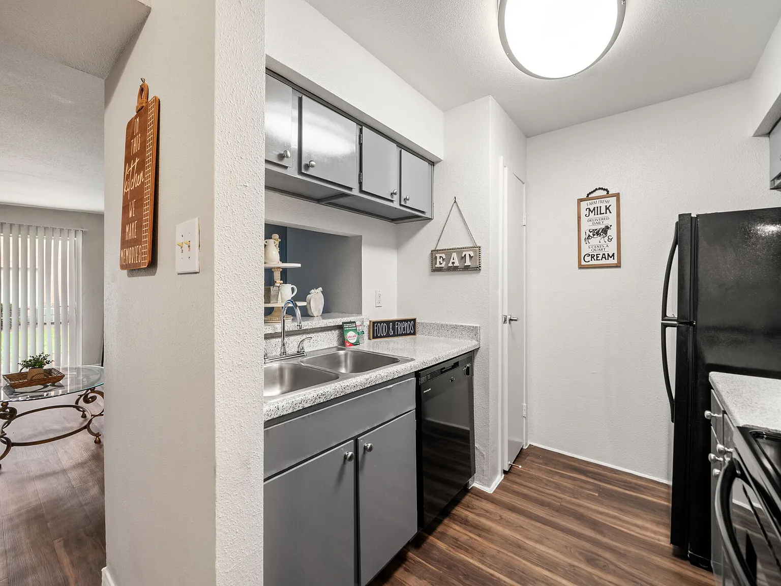 Aven West — Photo 3