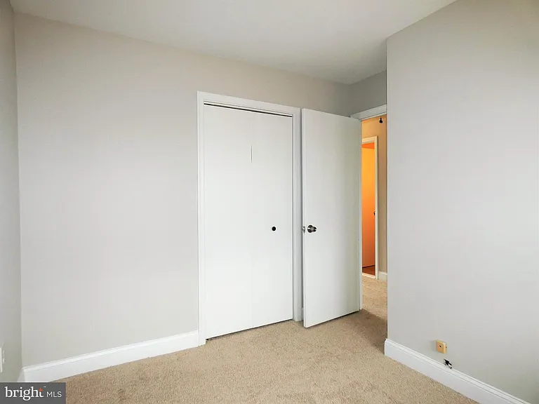 4128 Hamlin Ct — Photo 42