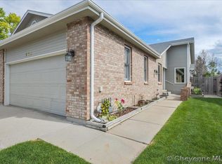 233 Comanche Dr, Cheyenne, WY 82009