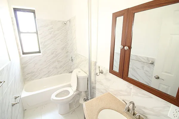 Rented by H L Dynasty Real Estate Corp | media 20