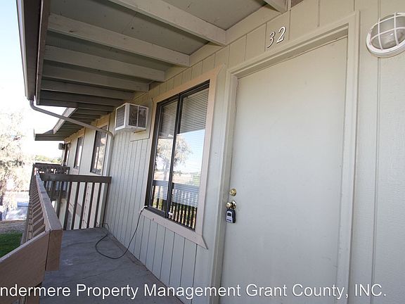 4th image of 523 W Crest Dr APT 32