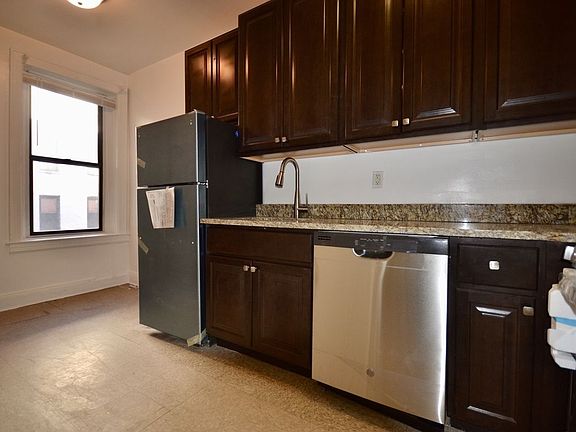 3rd image of 4141 44th St APT M3
