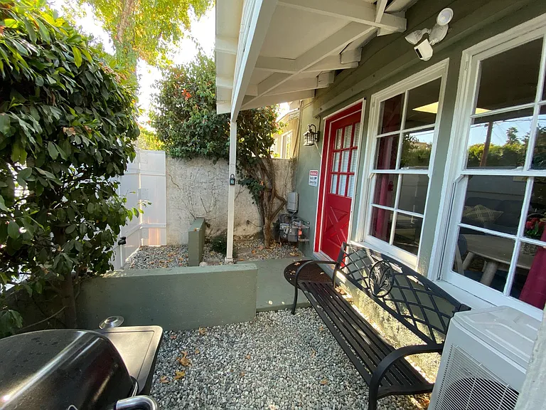 5147 Riverton Ave — Photo 20