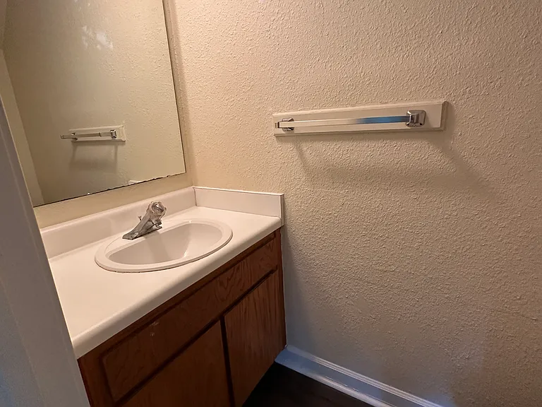 2522 Avent Ferry Rd #201 — Photo 18