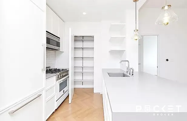 Rented by PocketBroker Inc | media 10
