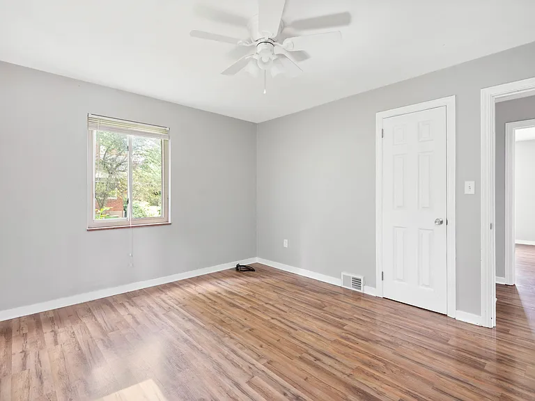 5649 Library Rd — Photo 12