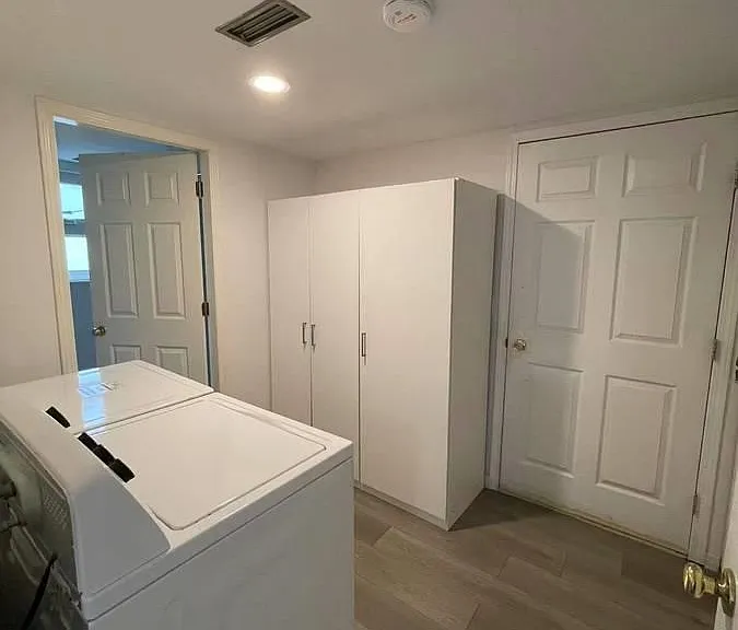 2900 Burton Ct — Photo 16