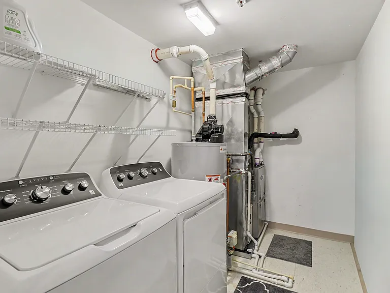 100 N Center St #402 — Photo 14