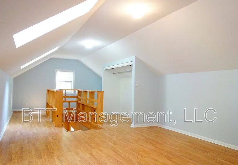 8405 Greenwood Ave #2 — Photo 54