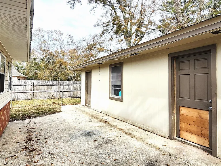 212 Maple Dr — Photo 15