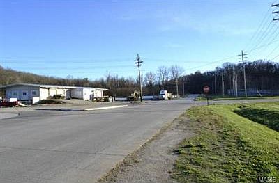 5th image of 2104 Orchard Ave