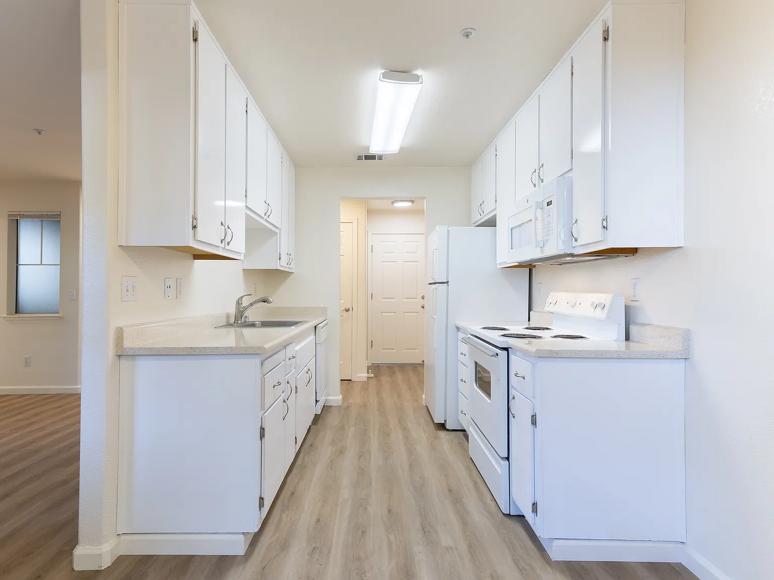 Sequoia Grove Apartments — Photo 1