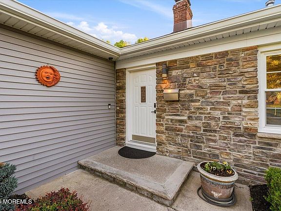 3rd image of 259 Hamiltonian Drive