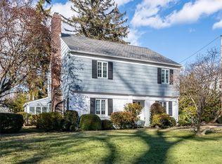 55 Parkwoods Rd, Manhasset, NY 11030