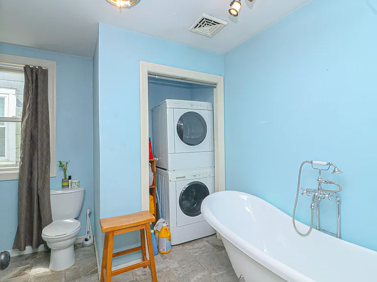 15 Newport St #3 — Photo 3