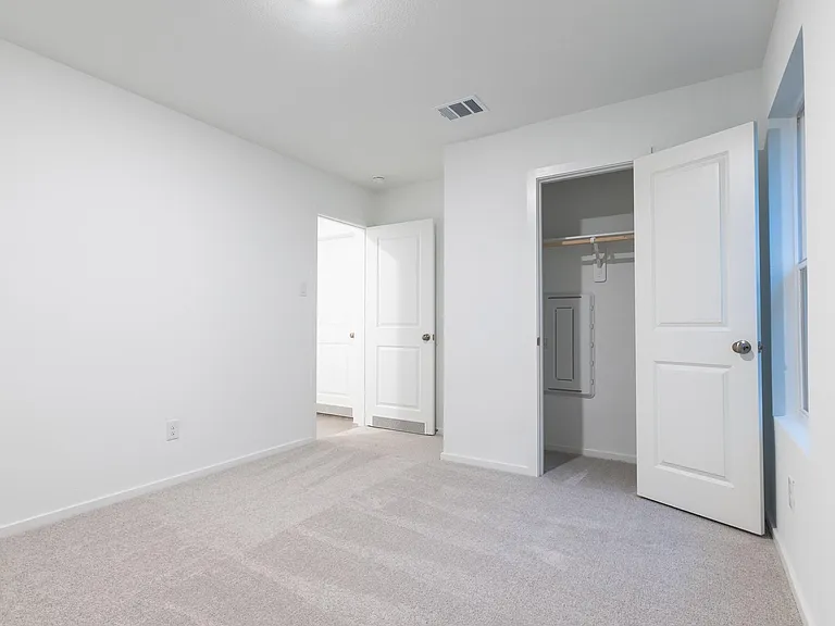 31406 Pratola Serra Cir — Photo 21