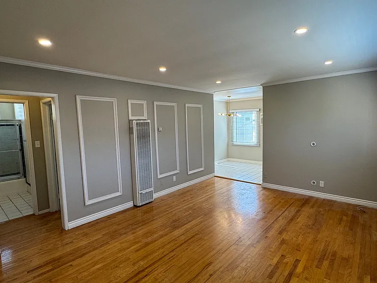 909 1/2 S Wooster St #2 — Photo 1