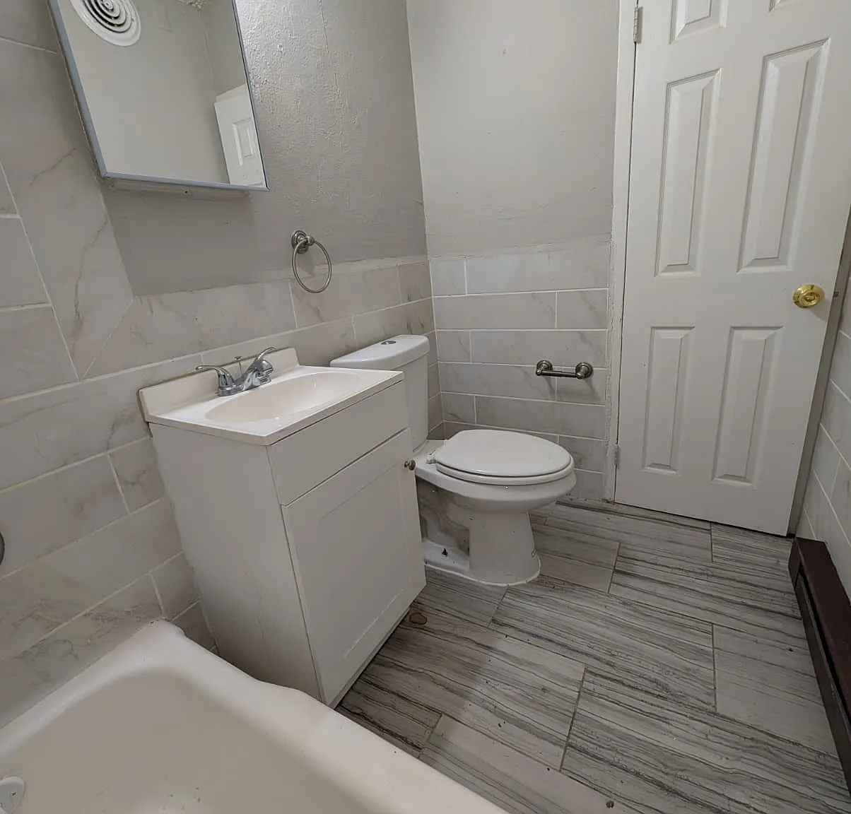 Studio, $1,200 — Photo 2