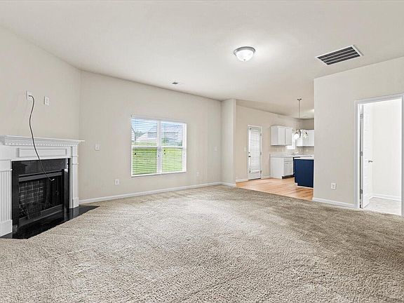 3rd image of 3021 Spring Creek Drive