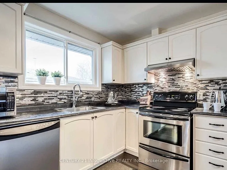 586 Chamberlain Rd — Photo 6