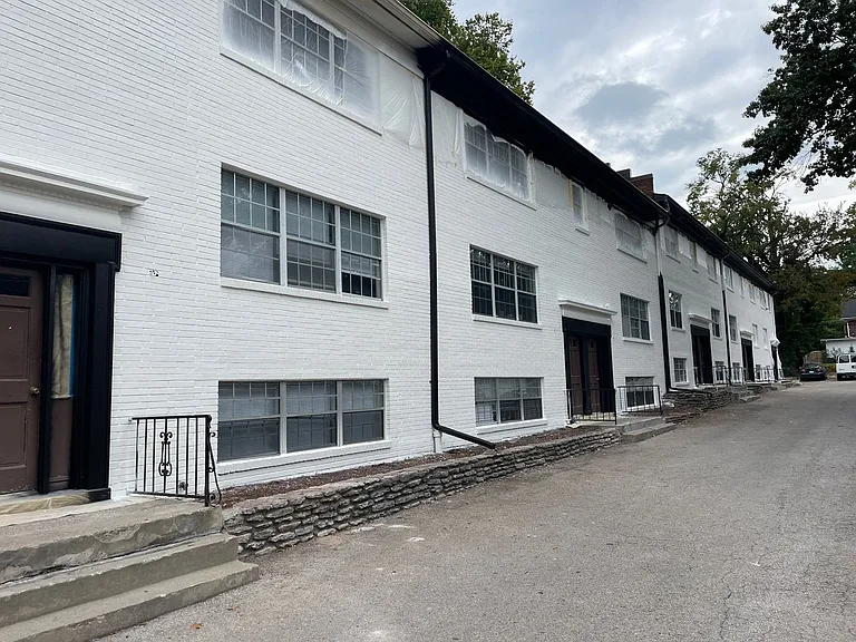 Grinstead Manor Apartments — Photo 50