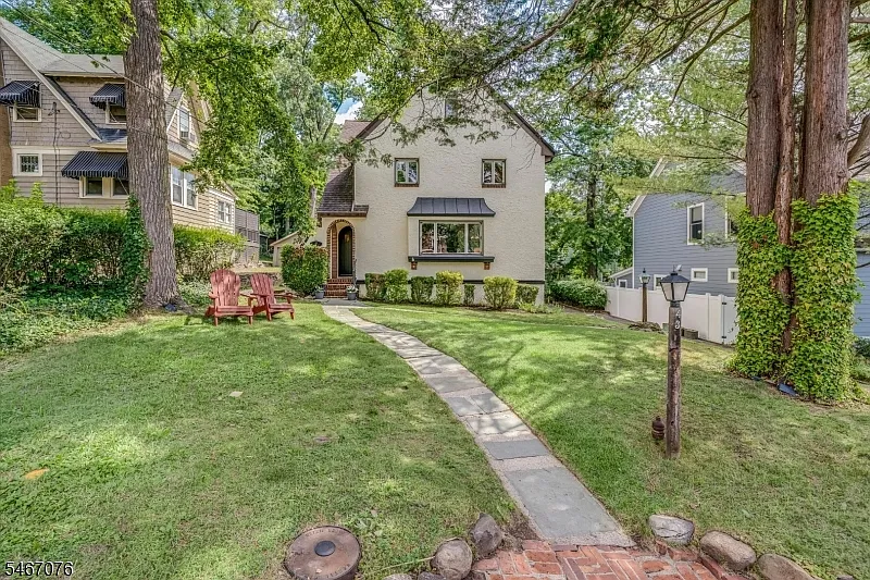 4 bed, 4.5 bath, $6,800 — Photo 1
