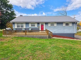 1693 Bayberry Ln, Coshocton, OH 43812
