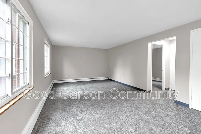 1 bed, 1.0 bath, $995 — Photo 4
