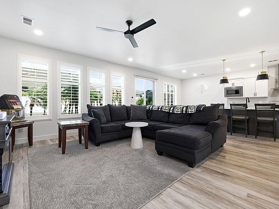 5th image of 808 Gold Dust Ln