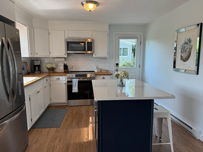 32 Algonquin Rd — Photo 2