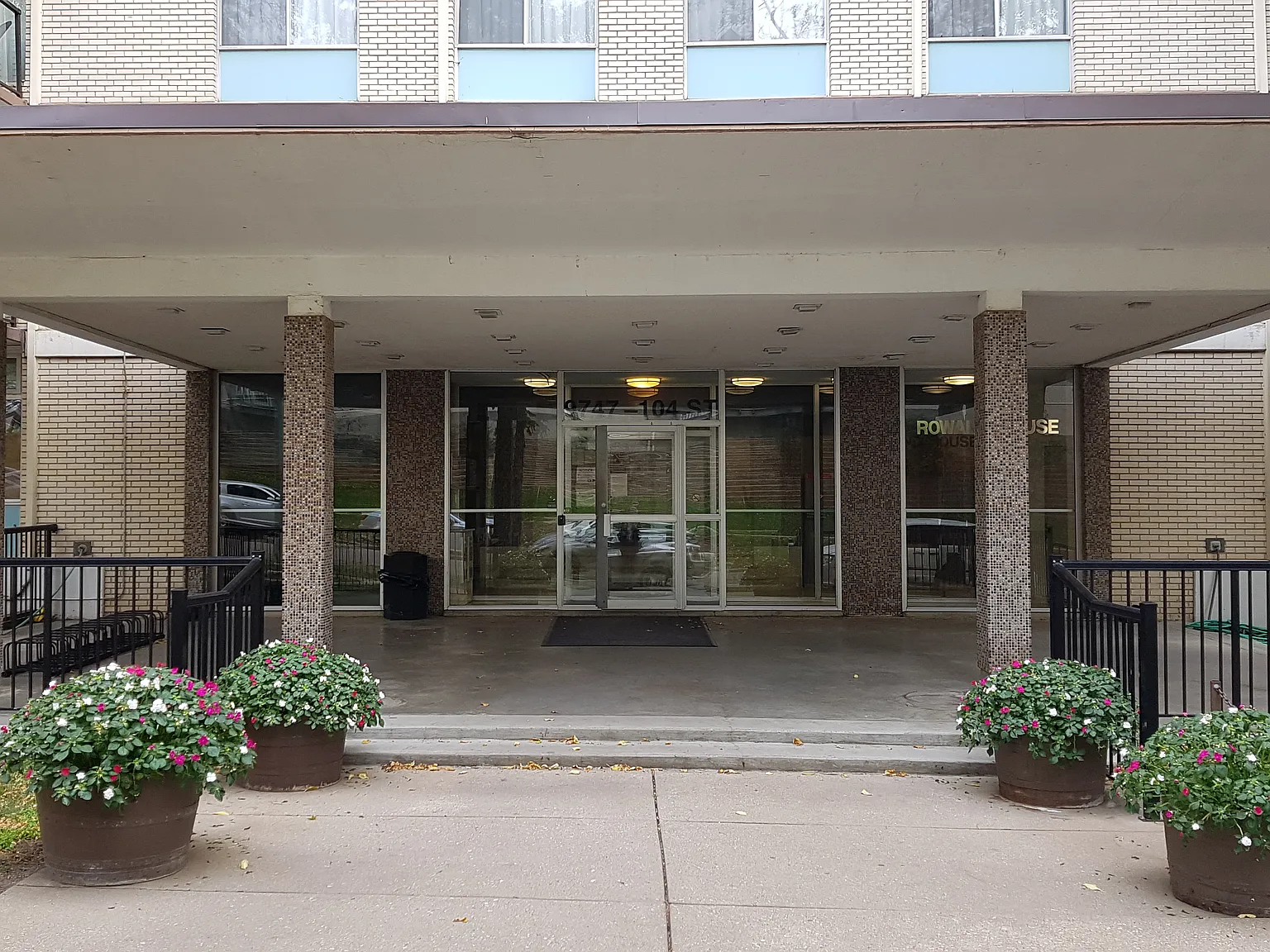 Rowand House — Photo 3