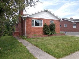 215 Edgewood Dr, Beckley, WV 25801