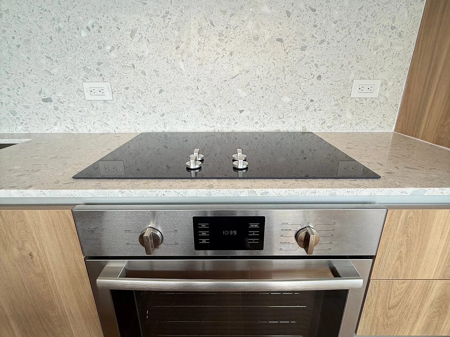 1 bed, 892 sqft, $2,950 — Photo 4