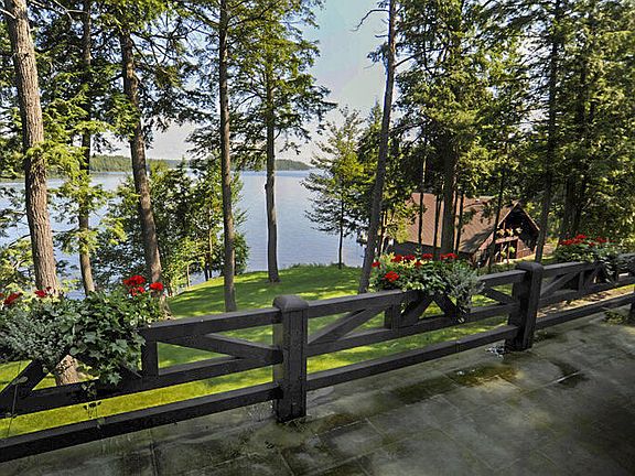 2nd image of 26 Hemlock Ledge Rd