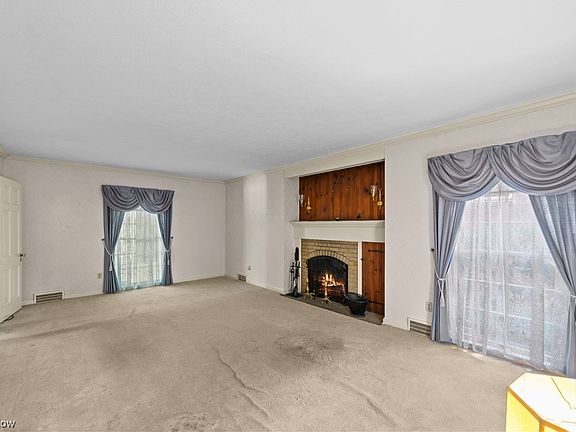 4th image of 4741 S Hills Dr SW