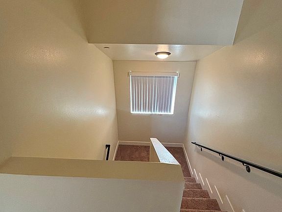 3rd image of 137 W 70th St