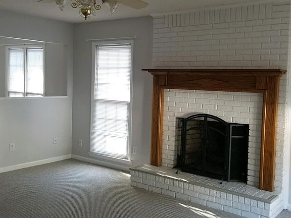 3rd image of 117 Woodcreek Dr