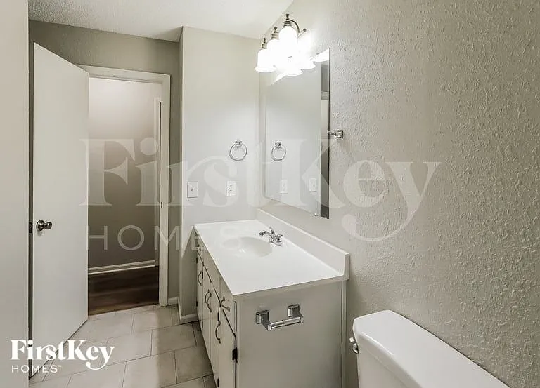400 SW Oxford Dr — Photo 11