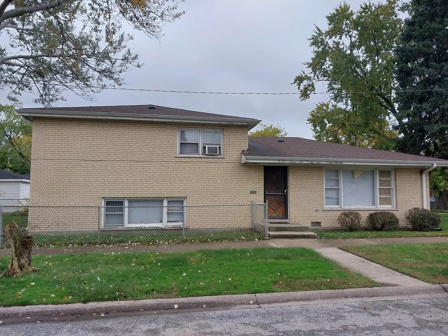 14301 Dobson Ave photo 1